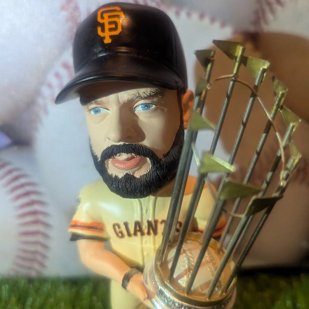⚾BRIAN WILSON San Francisco Giants Bobblehead 2010 WS Champs Trophy MLB ⚾